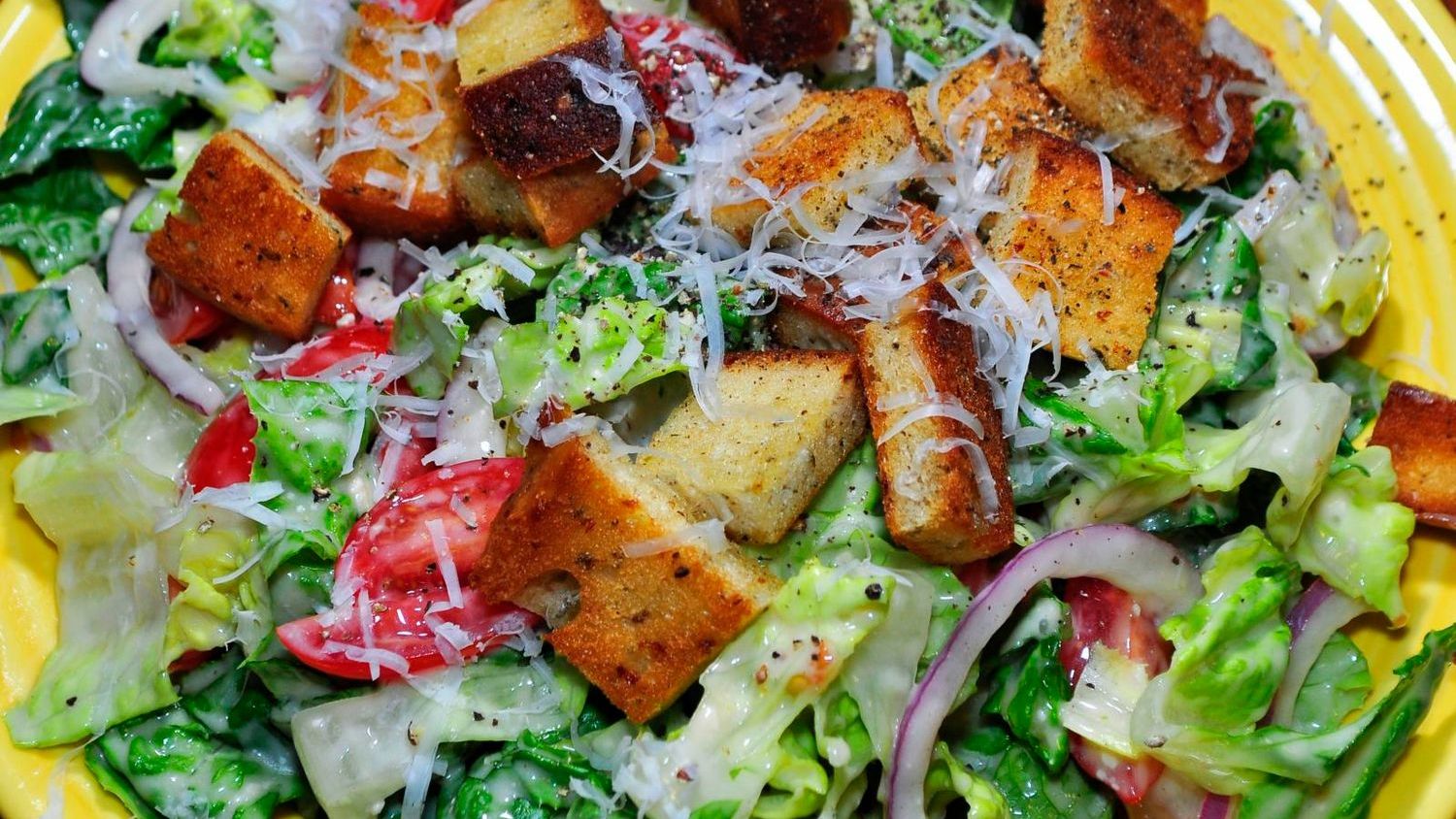 The Truth About "Healthy" Salad Bars - What Nutritionists Really See