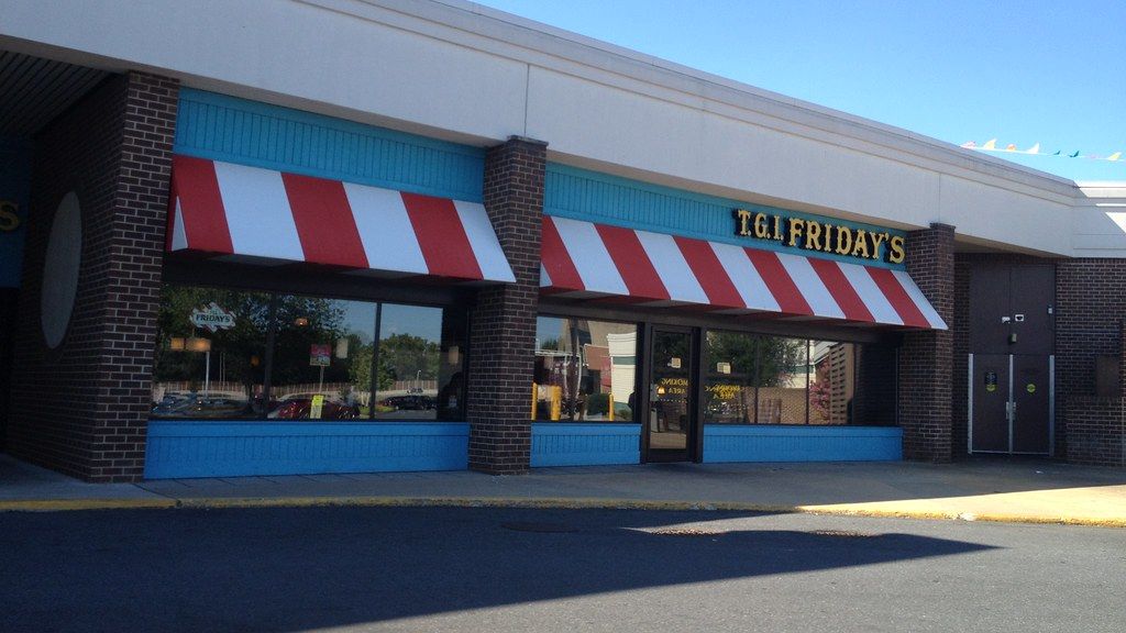 5 Once-Popular American Chain Restaurants That Are Rapidly Disappearing