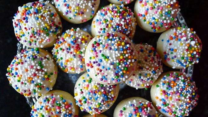 10 Vintage Cookie Recipes That Vanished from Bake Sales