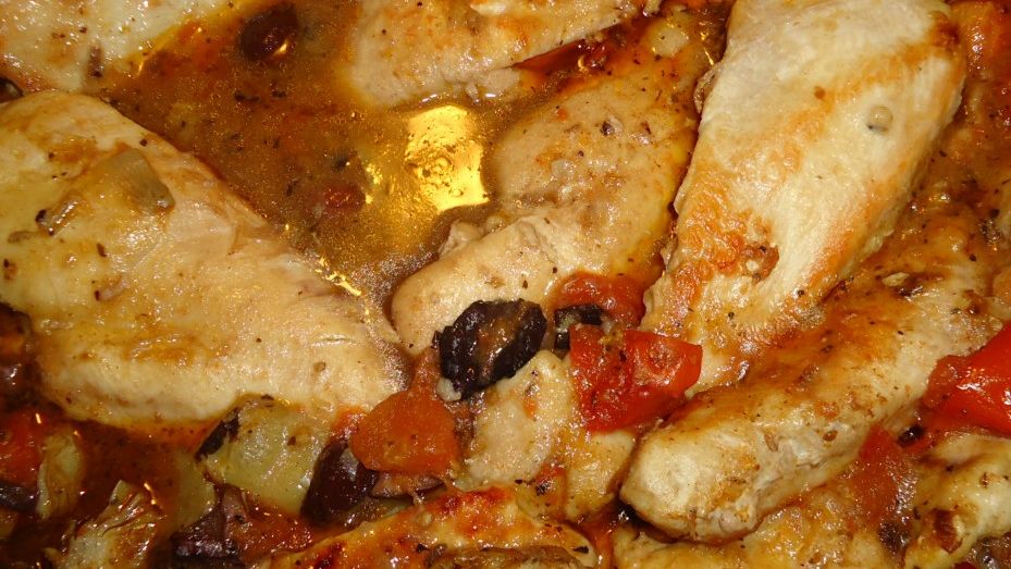 Why Food Safety Experts Say Rinsing Chicken in the Sink Is a Serious Mistake