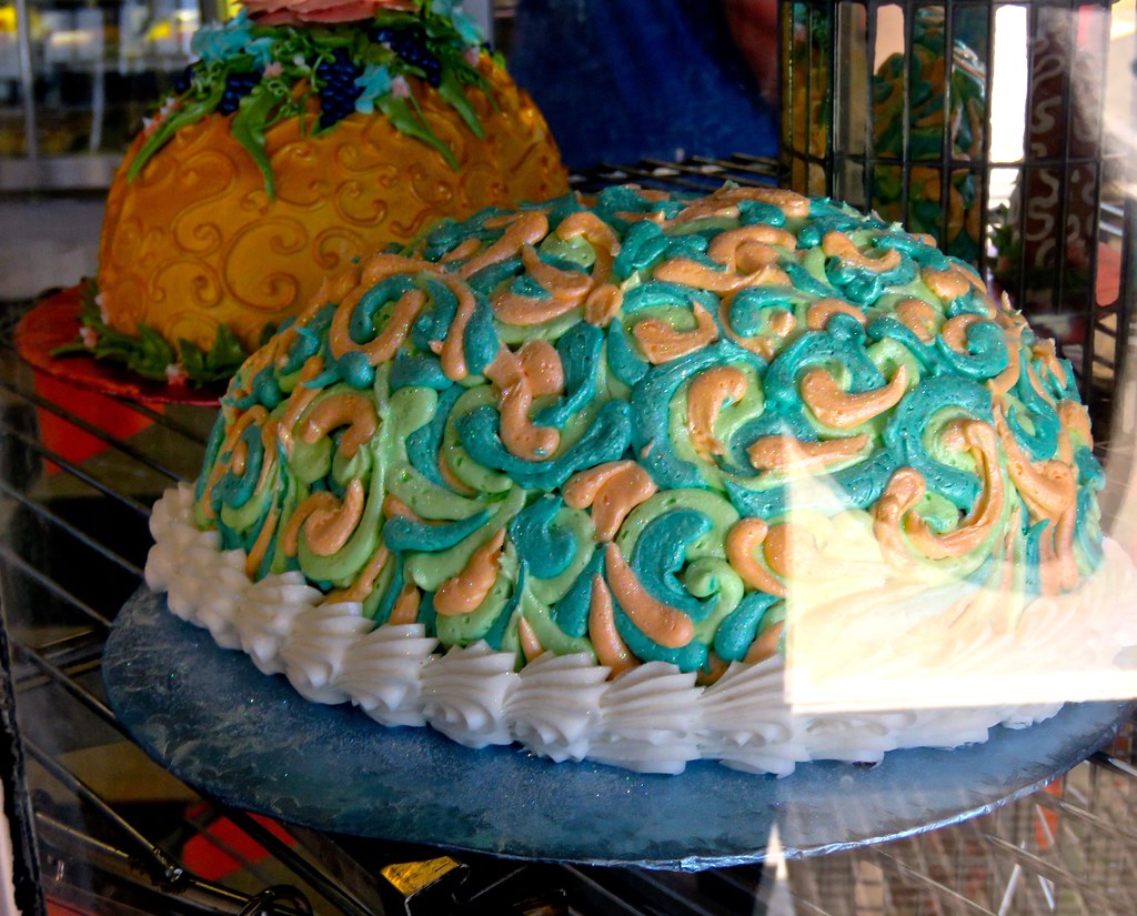 Make Sugar Cake Your New Holiday Tradition