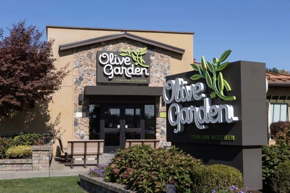 Olive Garden menu innovations help raise revenues for Darden