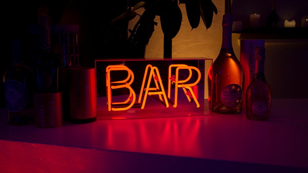 8 Things Bartenders Notice About You Before You Even Order