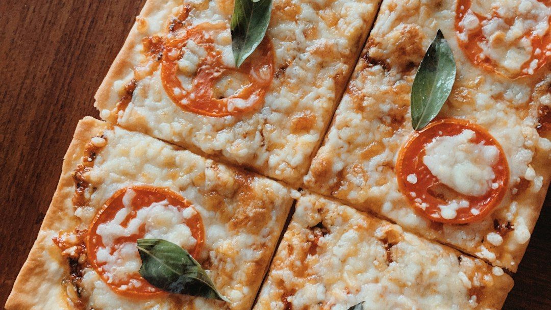 The 9 School Cafeteria Classics From the '90s That Have Completely Disappeared