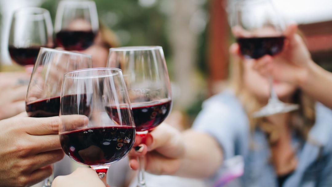 Waiters Confess the 5 Red Flags They Notice the Second You Order Wine