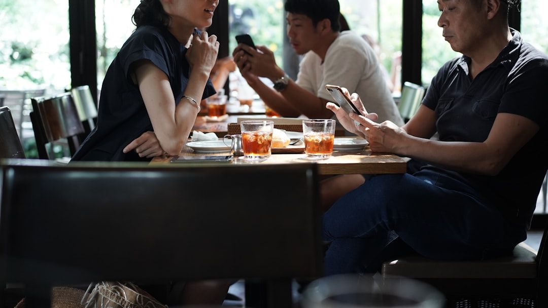 The New Etiquette Rules for Splitting the Bill Without Awkwardness