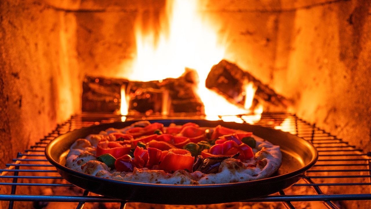 5 Signs a Pizza Shop Is Truly Authentic, Even If It's in a Strip Mall