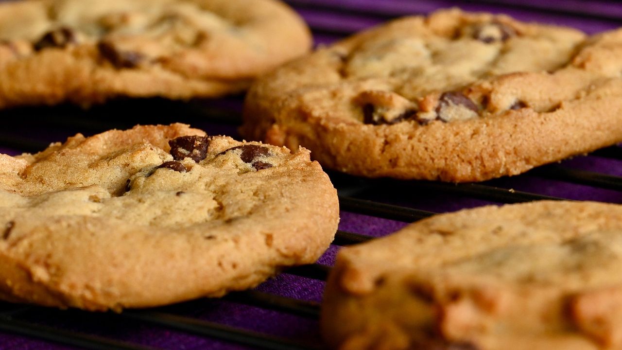 What Your Sun Sign Says About Your Late-Night Snacking Habits