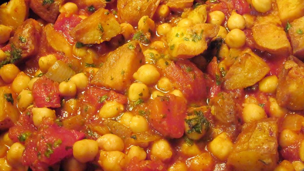 The Best 'Fiber-Forward' Snack for Every Sign in the Zodiac