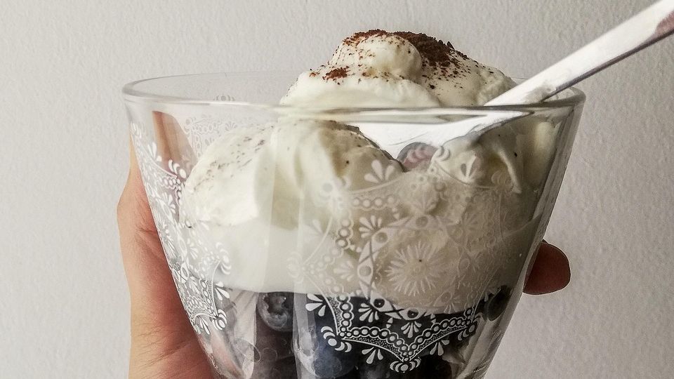 8 Popular Over-the-Counter "Health Foods" Nutritionists Are Now Warning People to Avoid