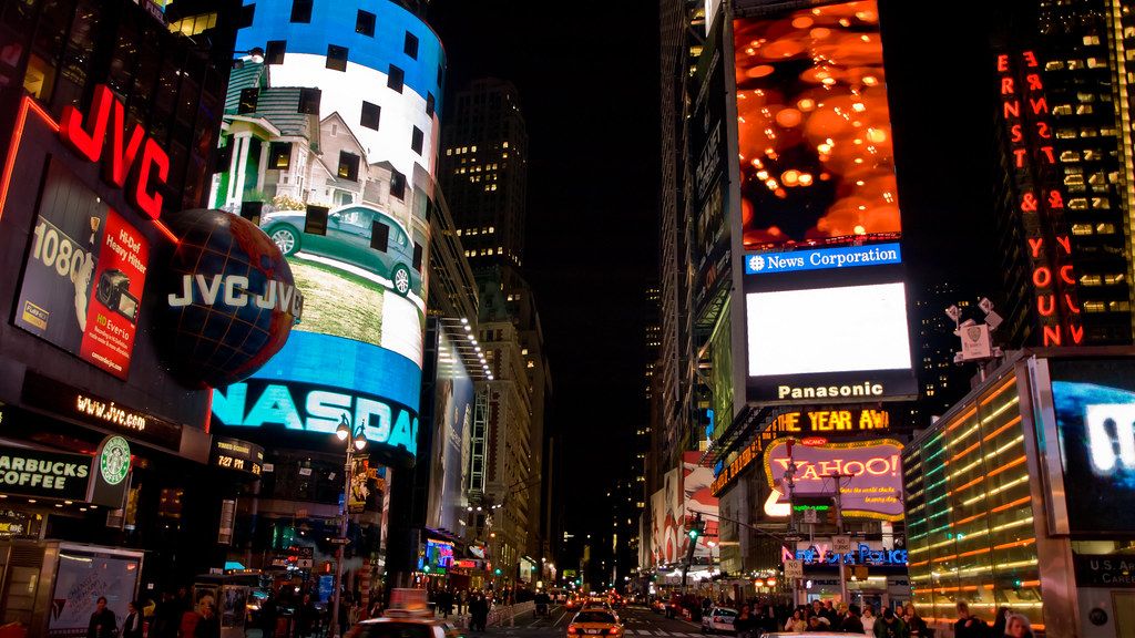 12 Famous Food Destinations That Disappoint Far More Than Travelers Expect