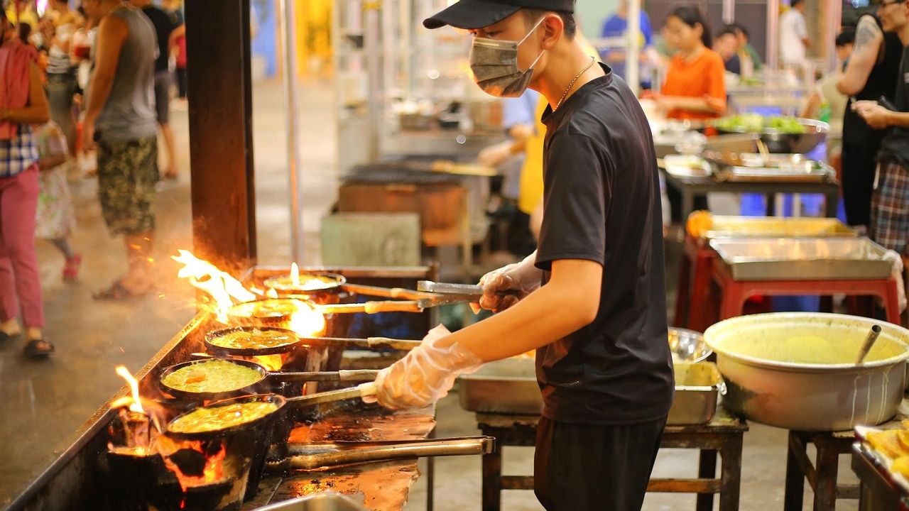 How Safe Is Street Food? Global Cuisines Ranked From Cleanest to Riskiest