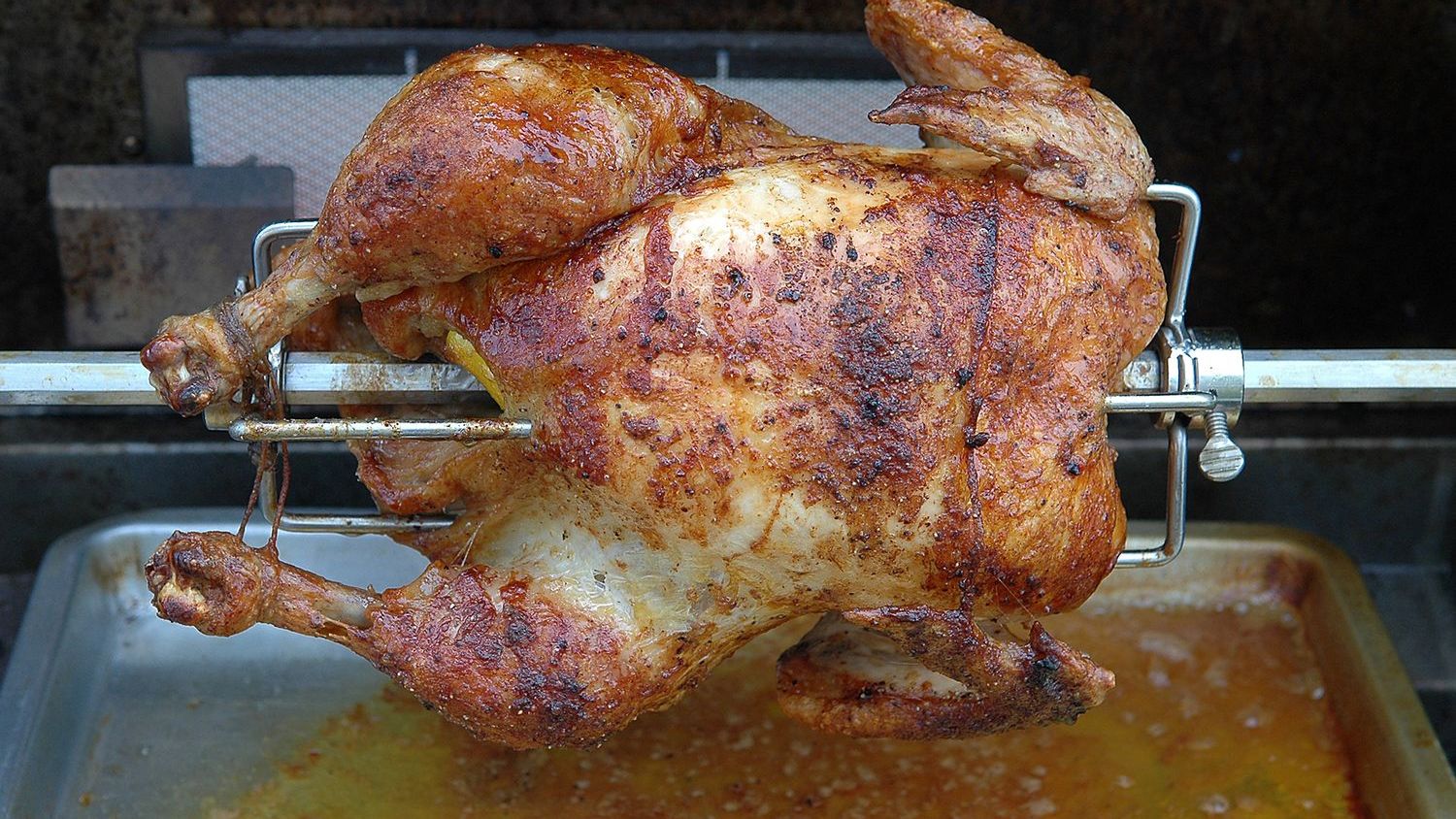 The Hidden Reality of Rotisserie Chicken: Why Stores Actually Lose Money Selling It