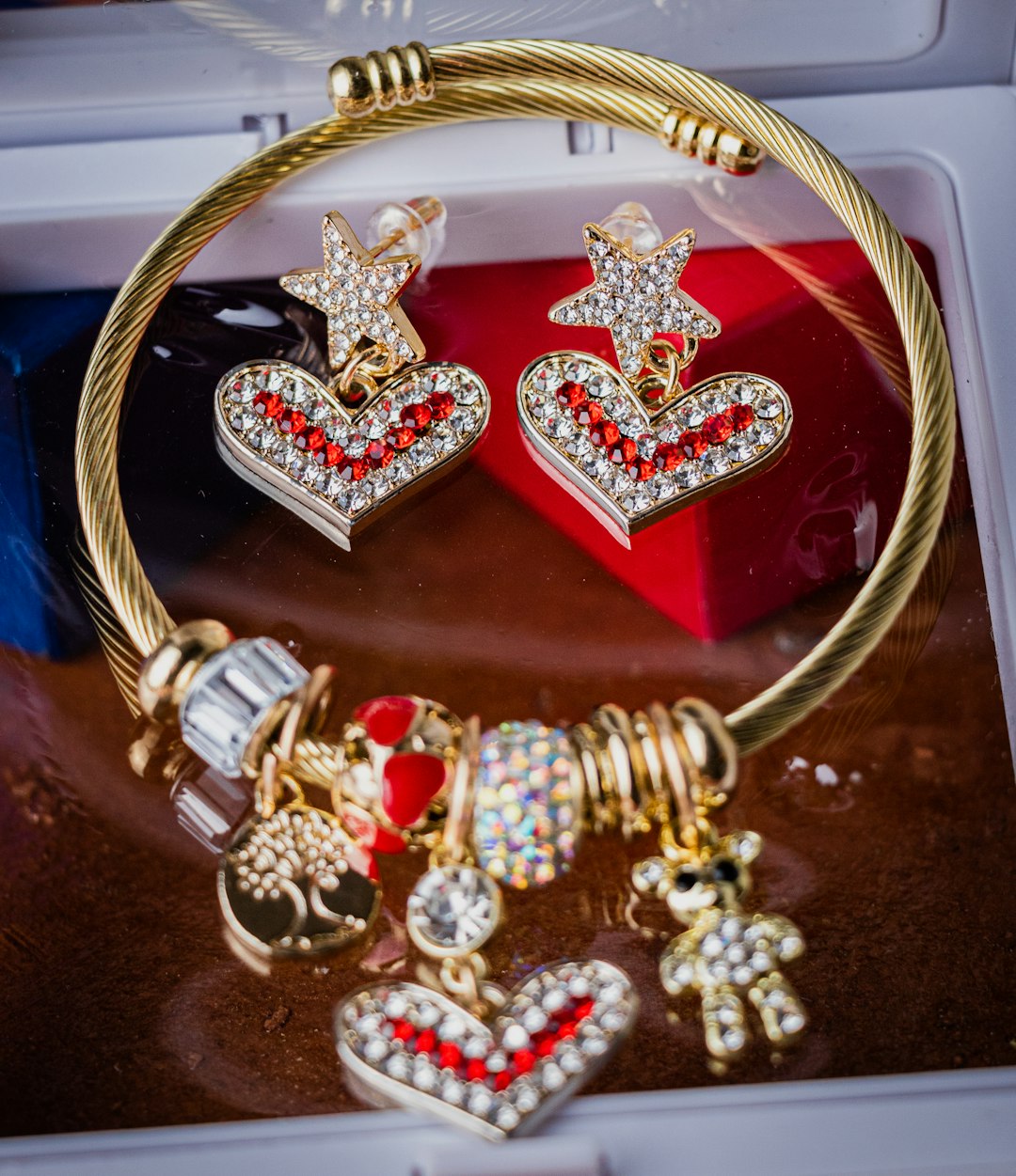 WATCH: Luxury jewelry, handbags targeted in New Jersey and California