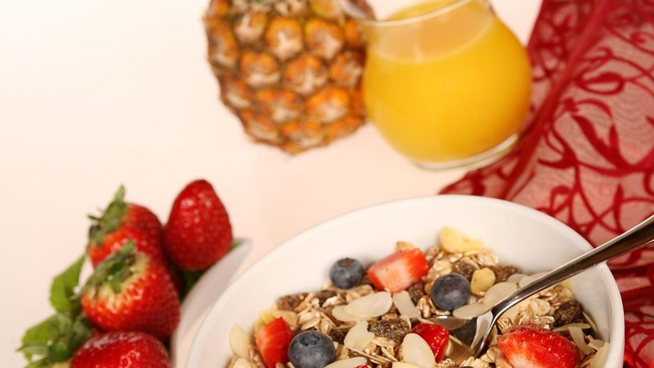 4 Quiet Signs Someone Is A Food Snob Most People Miss