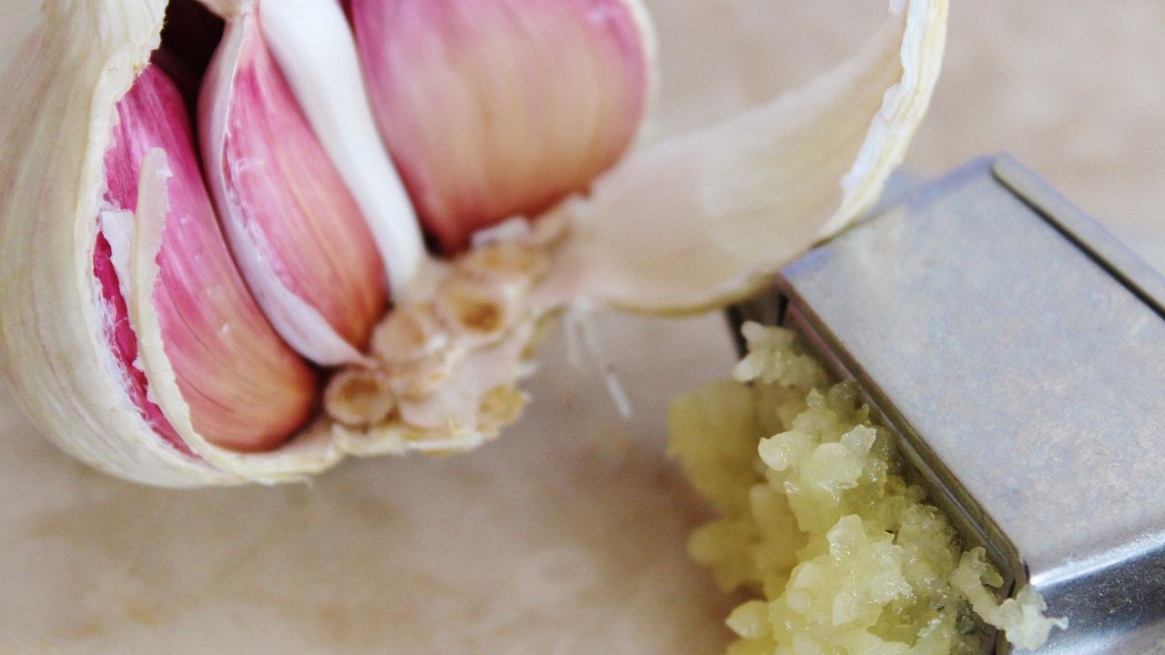 Nobody Warns You About This: 10 Kitchen Tools That Don't Work Like You Think