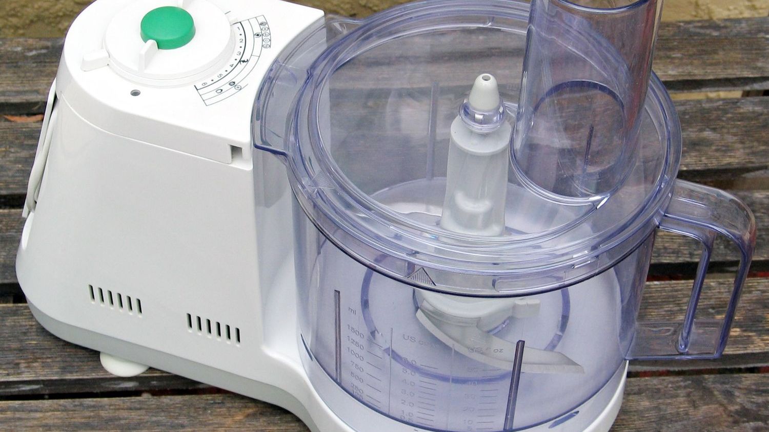 10 Kitchen Gadgets Buyers Assume Will Need Immediate Removal