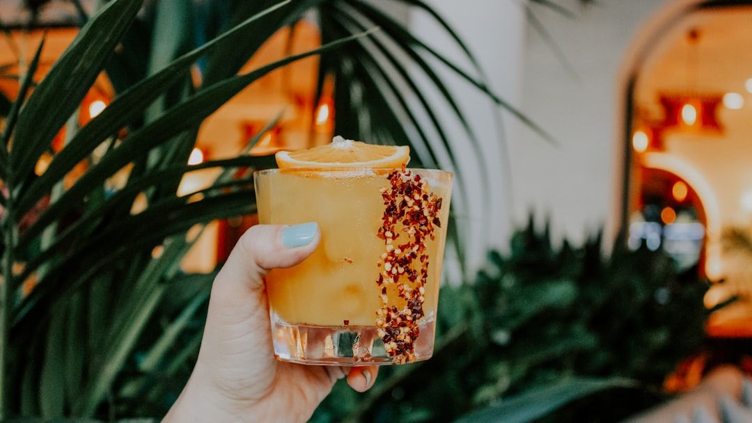 What Your Dive Bar Drink Order Reveals: Bartenders' Hilarious Personality Breakdowns Go Viral