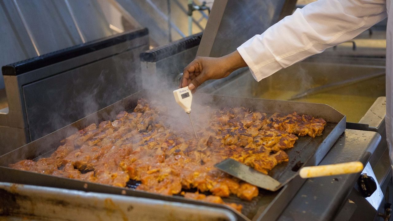 If You Spot This At A Restaurant, It May Be Time To Settle The Bill And Go