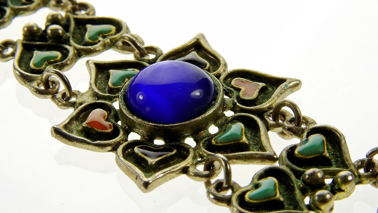 8 Sentimental Treasures From Grandma's House You Should Always Keep