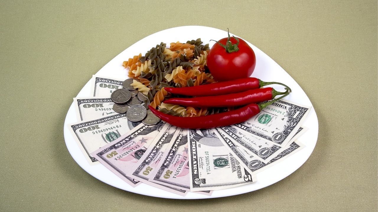 4 Restaurant Scam Phrases to Watch for Before You Pay