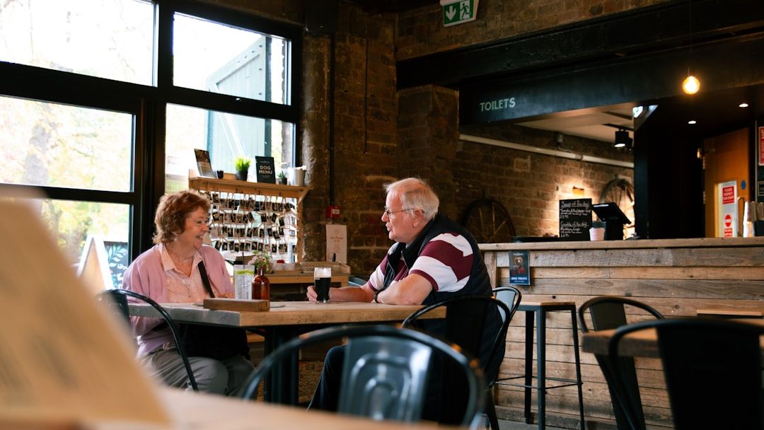 5 Things Servers Notice Before You Even Taste the Food