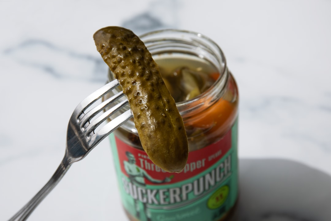 Like Air Debuts Spicy Dill Pickle Puffcorn