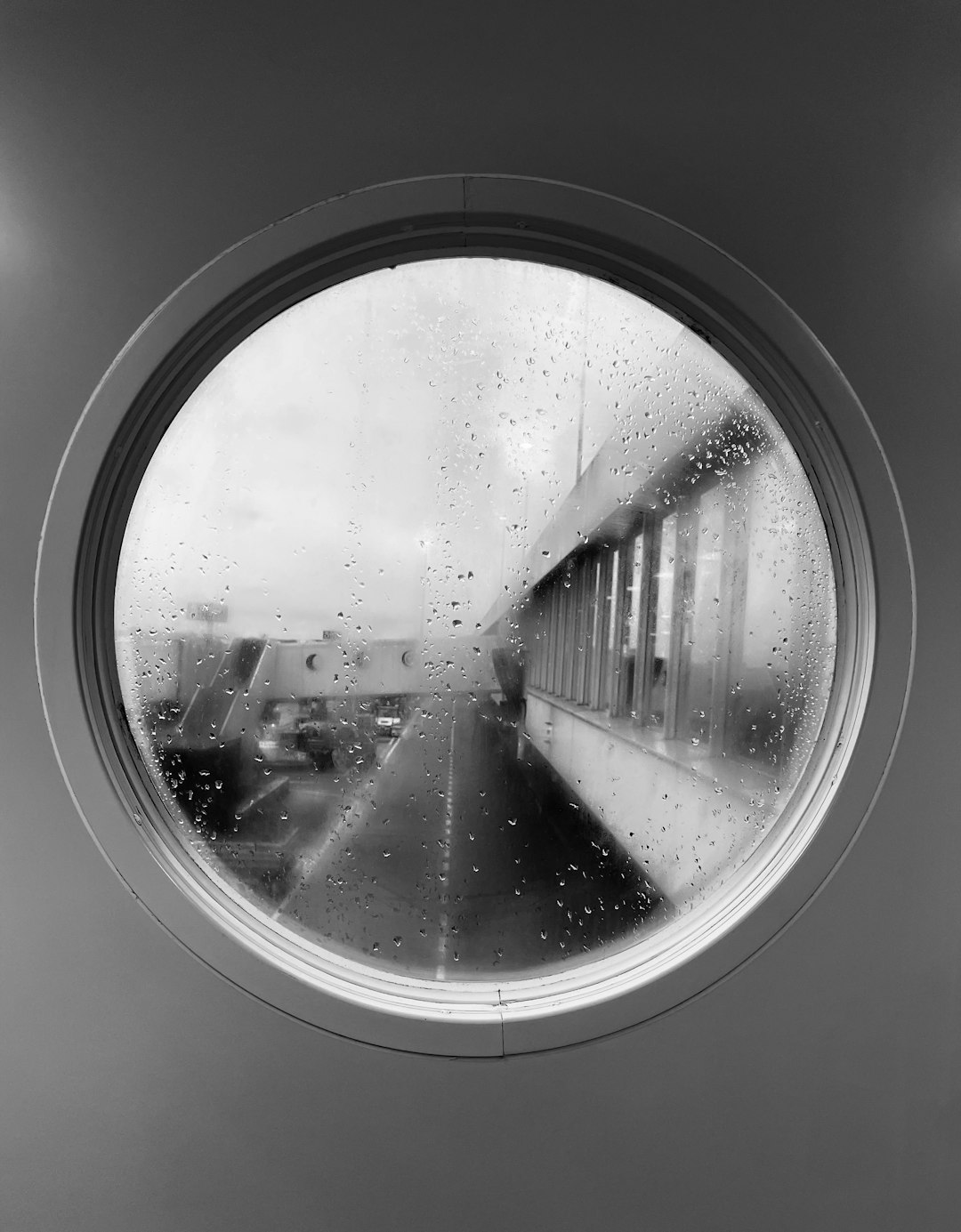 More flights canceled or delayed as weather, TSA staffing upend travel