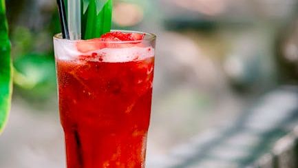 The 'Fake Juice' Warning: 5 Brunch Drinks That Are 90% Sugar and 10% Fruit