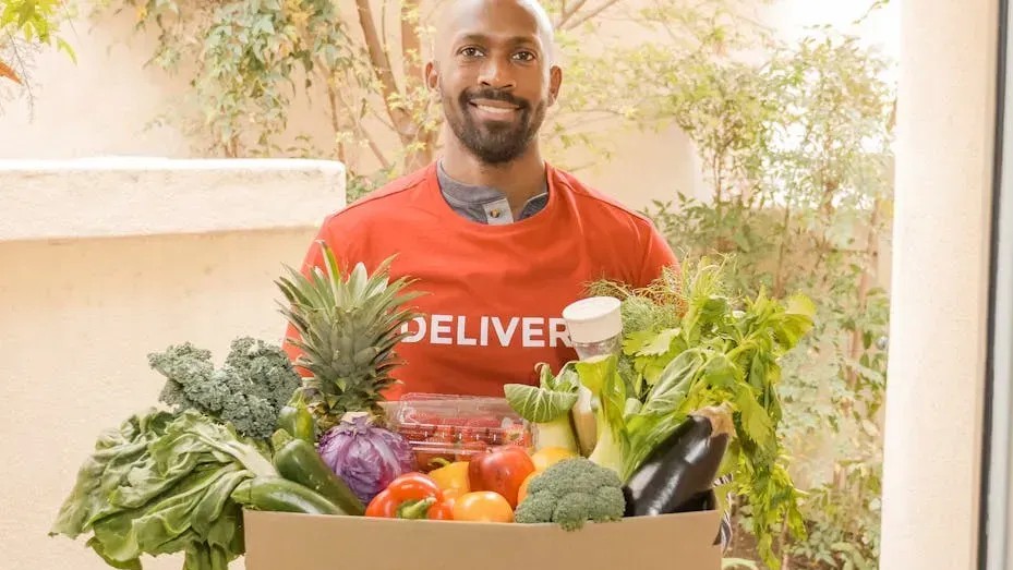 The "Middle-Class Food Trap": 10 Grocery Habits That Quietly Scream "I'm Broke"