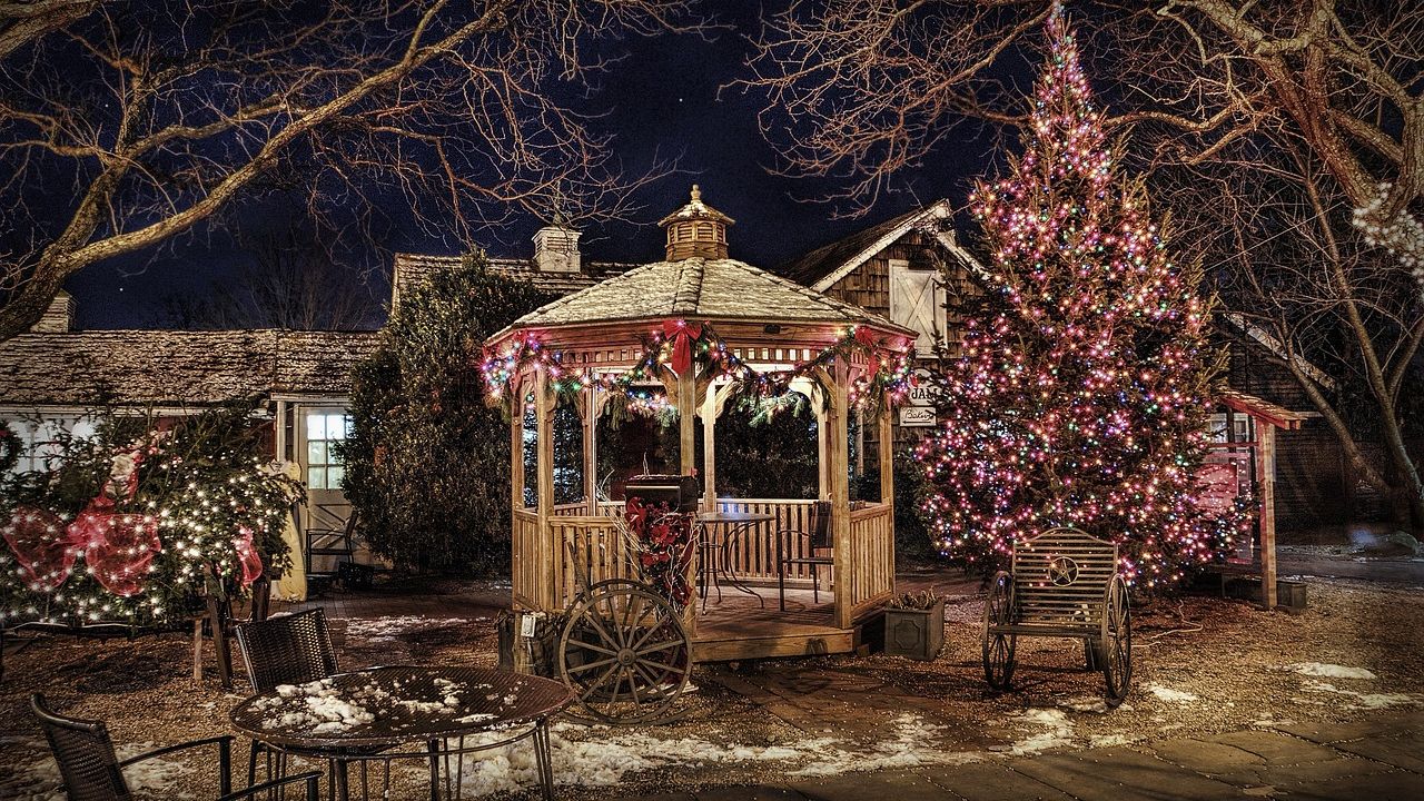 7 Things a Landscaper Notices About Your Home's Curb Appeal That You've Completely Overlooked