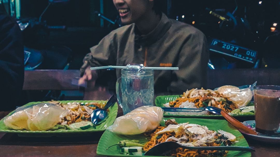 4 Food "Facts" Everyone Believes That Aren't Actually True