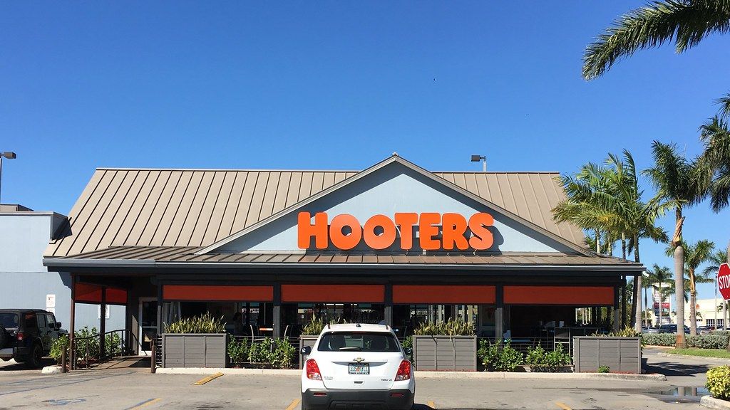 Hold Off Before You Order: 10 Restaurant Chains Diners Say They'll Never Visit Again