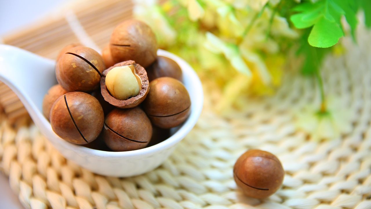 5 Nuts With More Healthy Fats Than Avocado (Perfect for Keto)