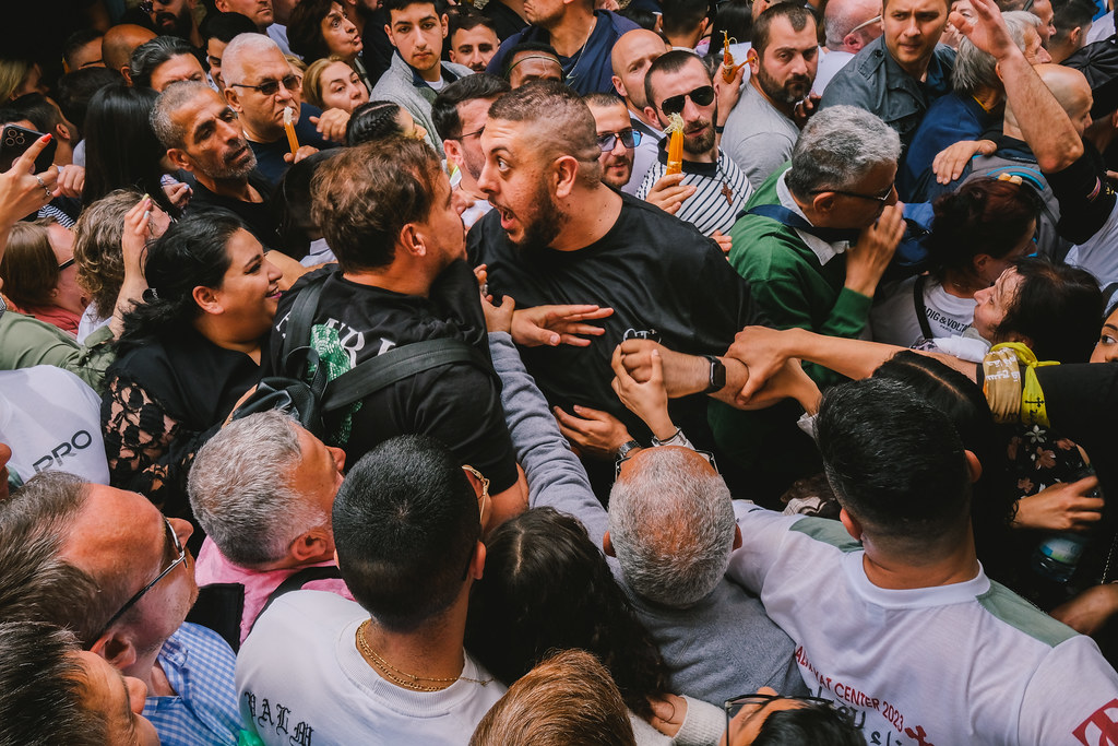 Wild San Francisco street fight shows young punks randomly bashing man in broad daylight