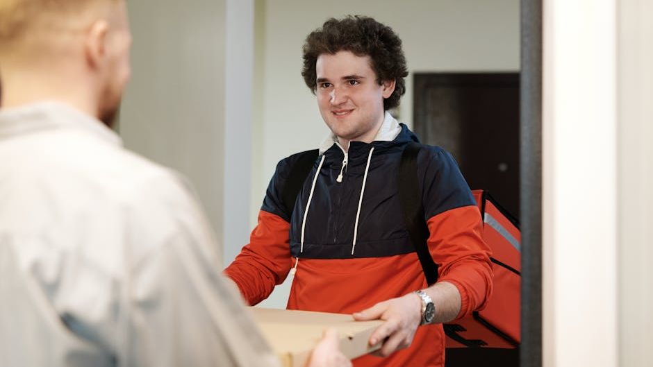 Pizza Delivery Drivers Reveal: 10 House Habits That Guarantee You Get the Freshly Baked Pie