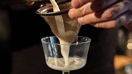 I've Been a Bartender for 12 Years: Here Are 3 Drinks That Instantly Expose a Rookie