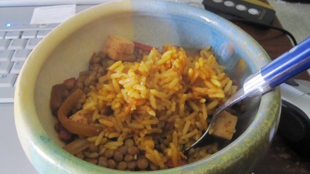 The "Ice Cube" Hack: The Secret to Reheating Leftover Rice Without it Getting Hard