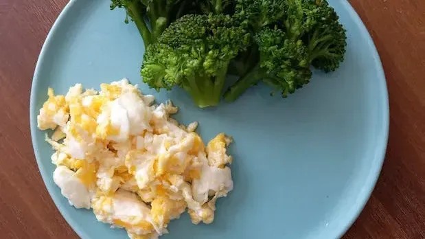 I'm a Private Chef: Here Are 3 Things I Notice About How Quietly Wealthy People Eat