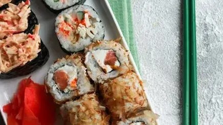 Sushi Chefs Reveal 6 Red Flags That Mean the Fish Isn't Fresh