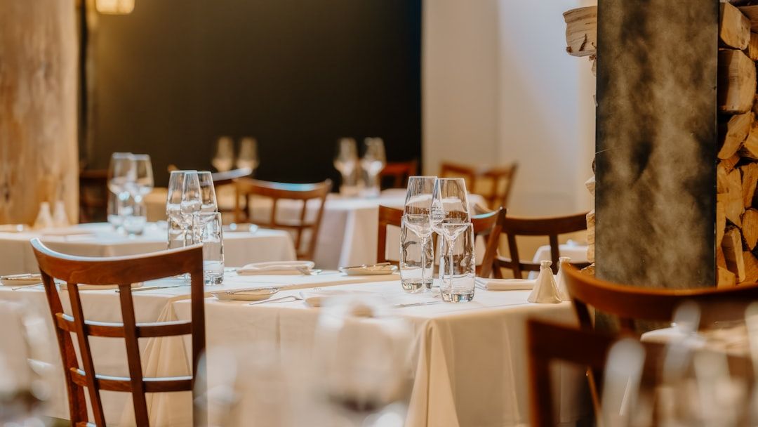 I'm a Fine-Dining Captain: 5 Napkin and Table Habits That Signal a Bad Guest