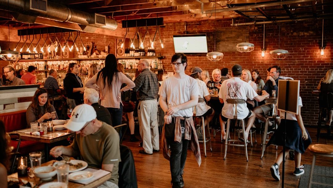 After 15 Years in Fine Dining, These 5 Customer Habits Signal a "Low Tipper" Instantly