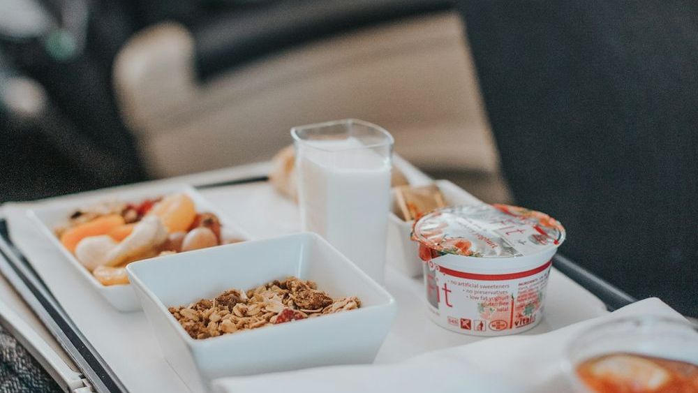 I'm a Flight Attendant: Here are 5 In-Flight Snacks That Make the Crew's Job Miserable