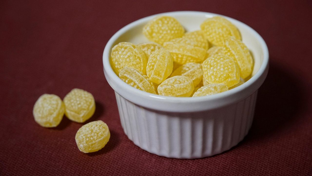 9 Discontinued Snacks from the 2000s That We'd Sacrifice Anything to Have Back