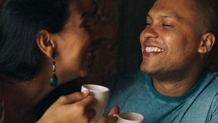 The Coffee Date Faux Pas: 3 Mistakes That Kill the Vibe Instantly