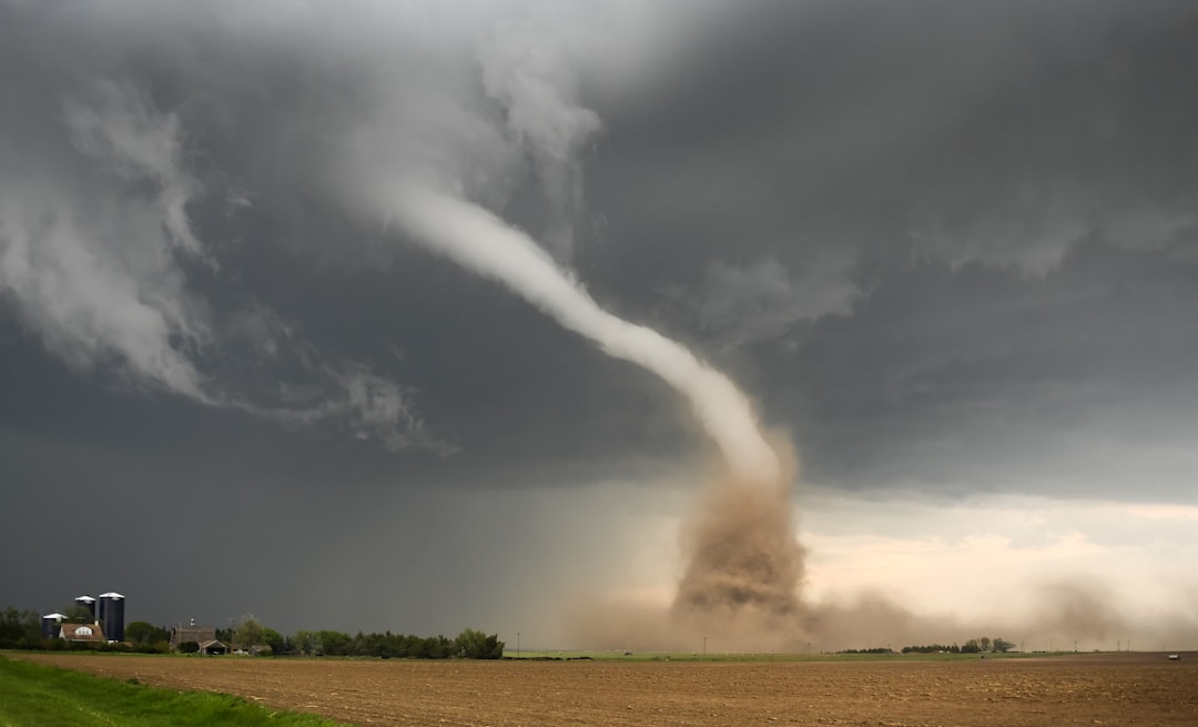 Midwest states hit by heavy rain and tornadoes
