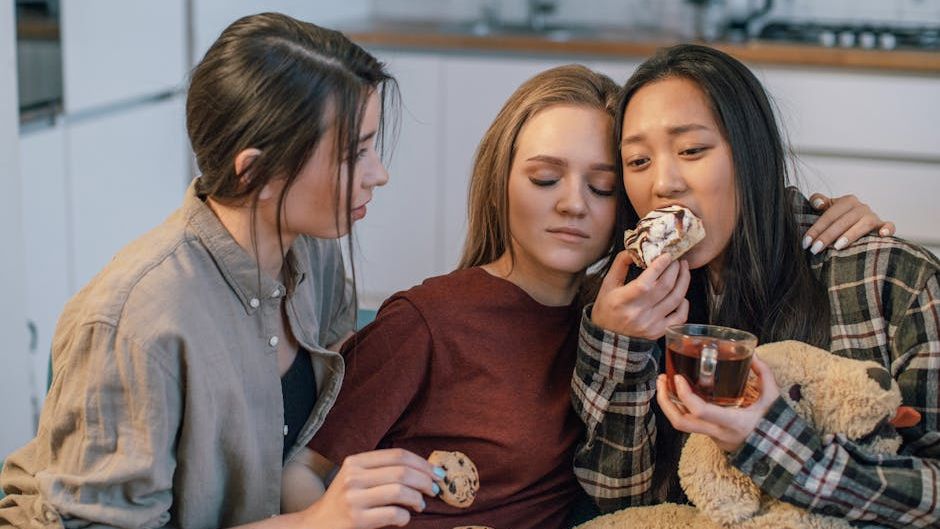 Jupiter in Cancer 2026: Why These 4 Signs Will Struggle with 'Comfort Food' Cravings This Year