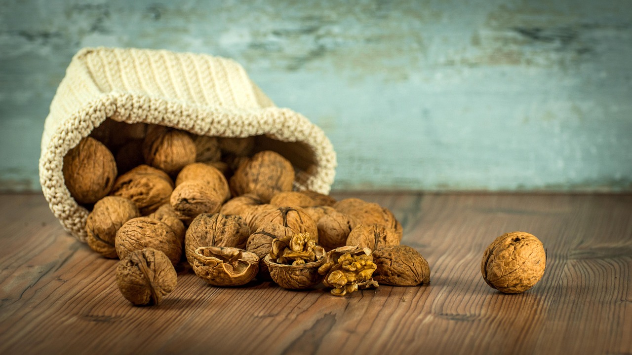 Cracking the latest dietary guidance with walnuts
