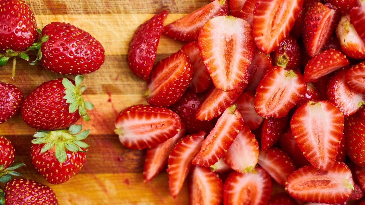 Why I Stopped Buying Pre-Cut Fruit - And How Much I've Saved This Year