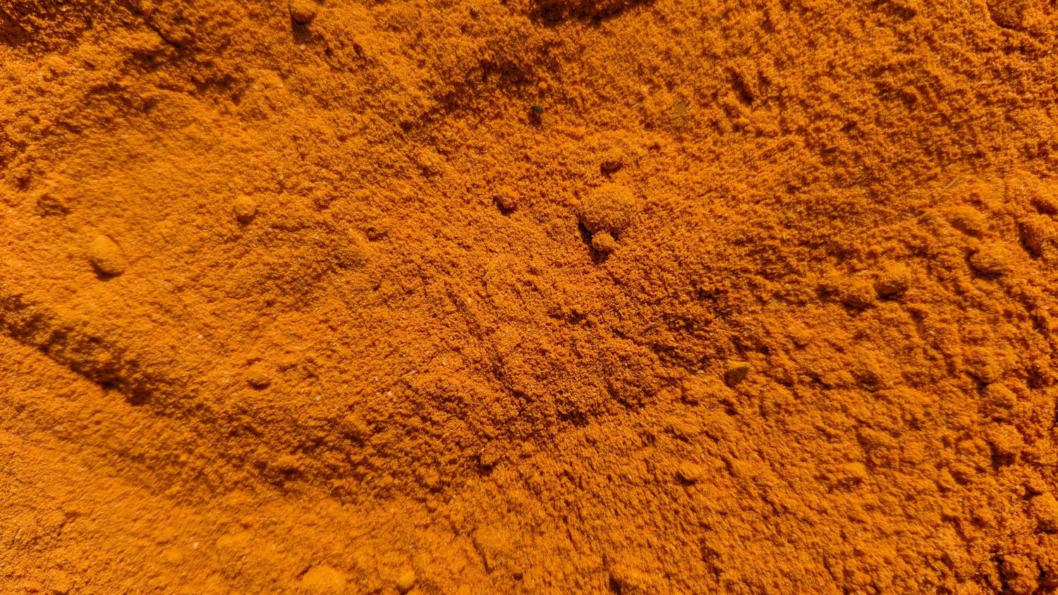 How to Get Curry and Turmeric Out of Clothes. 4 Ways Tested.